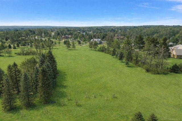 8267 Sandi Lane, Romeo, MI 48065