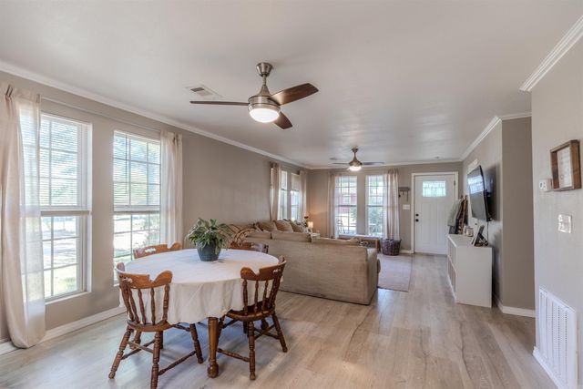 103 E Rock Street, Morrilton, AR 72110
