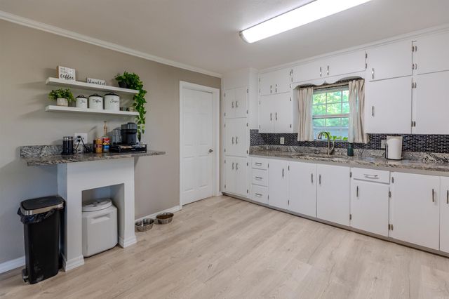 103 E Rock Street, Morrilton, AR 72110