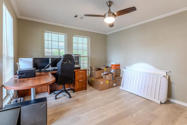 103 E Rock Street, Morrilton, AR 72110