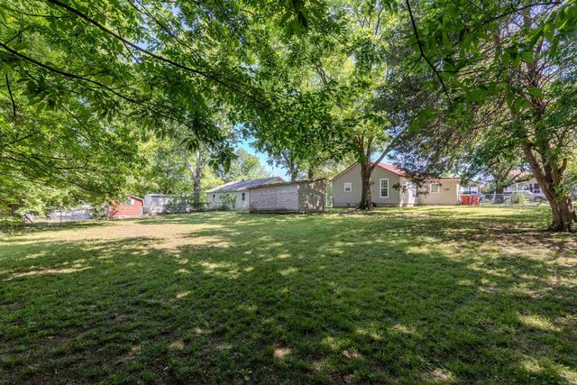 103 E Rock Street, Morrilton, AR 72110