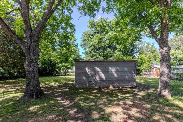 103 E Rock Street, Morrilton, AR 72110