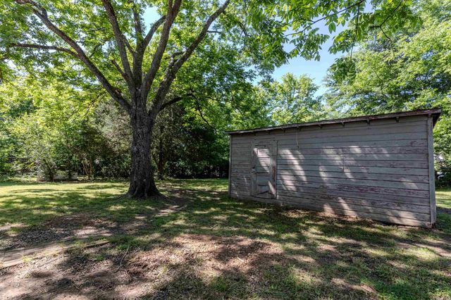 103 E Rock Street, Morrilton, AR 72110