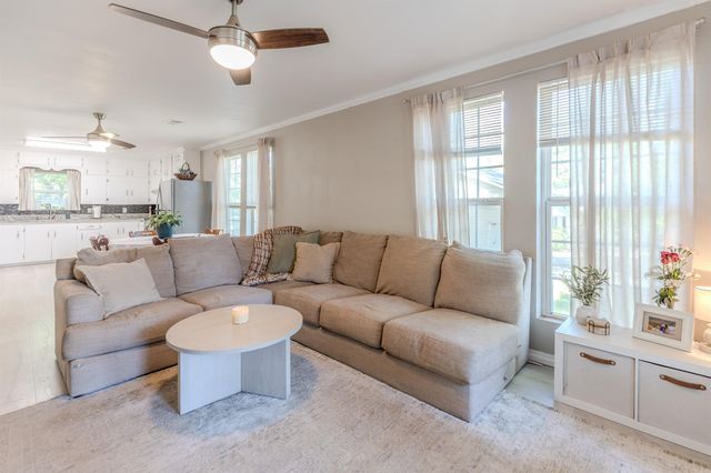 103 E Rock Street, Morrilton, AR 72110