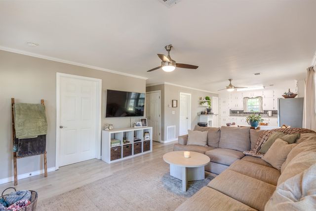 103 E Rock Street, Morrilton, AR 72110