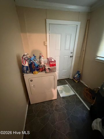 1115 S 6th Street, Wilmington, NC 28401