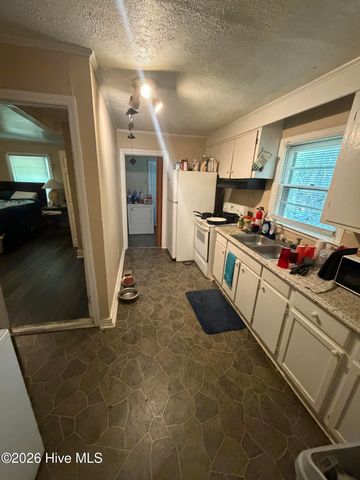 1115 S 6th Street, Wilmington, NC 28401
