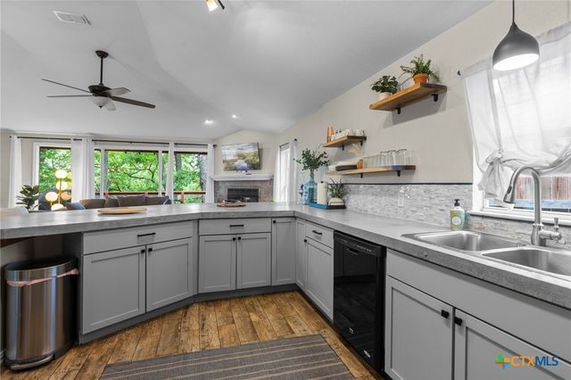 200 N Pearl Street, Belton, TX 76513