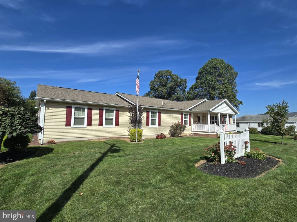837 N FORGE RD, Palmyra, PA 17078