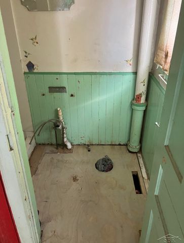 2206 Jerome Street, Saginaw, MI 48602