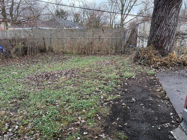 38 E SHEFFIELD Avenue, Pontiac, MI 48340