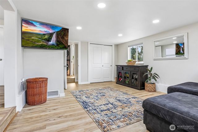 25332 29th Avenue S, Kent, WA 98032