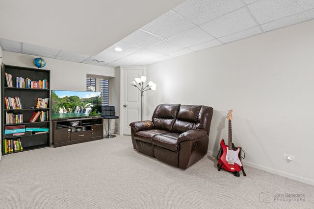 2127 Apple Hill Lane, Buffalo Grove, IL 60089