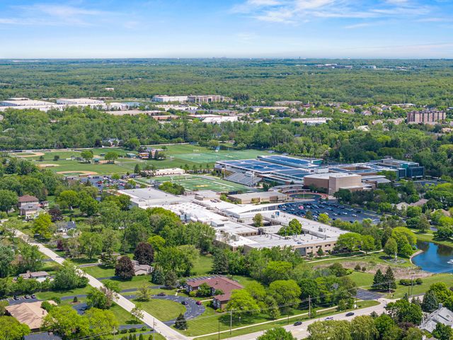 2127 Apple Hill Lane, Buffalo Grove, IL 60089