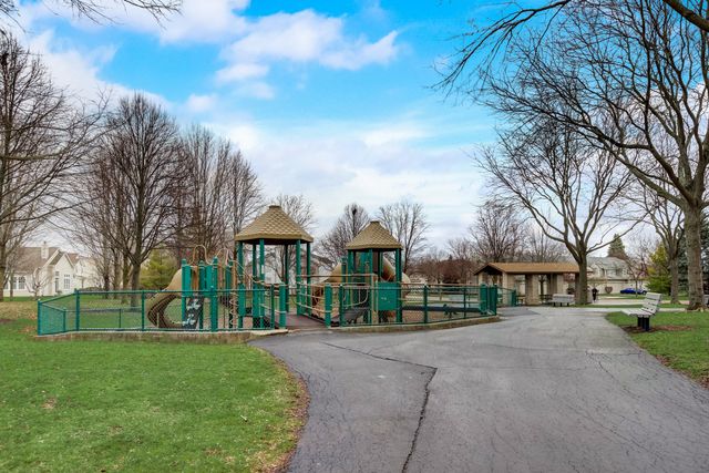 2127 Apple Hill Lane, Buffalo Grove, IL 60089