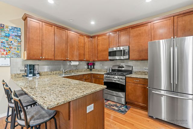 2127 Apple Hill Lane, Buffalo Grove, IL 60089