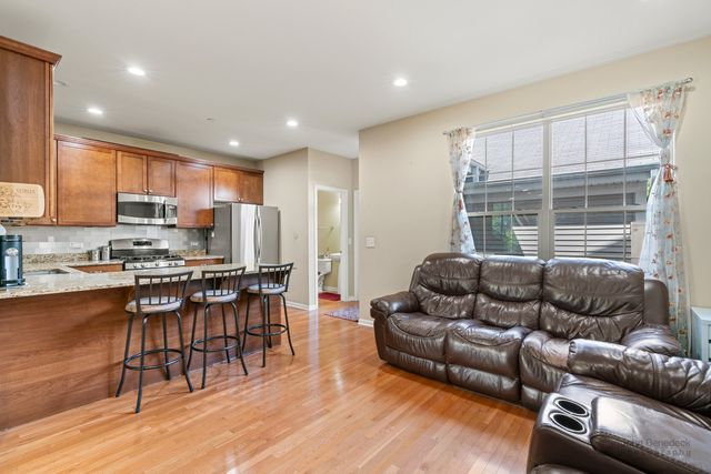 2127 Apple Hill Lane, Buffalo Grove, IL 60089