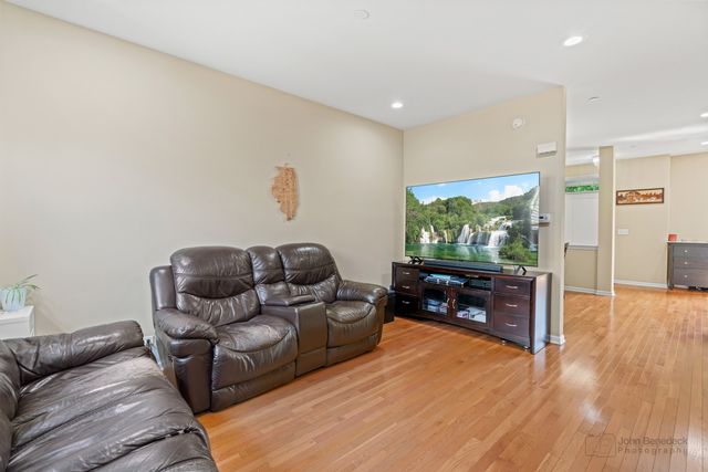 2127 Apple Hill Lane, Buffalo Grove, IL 60089