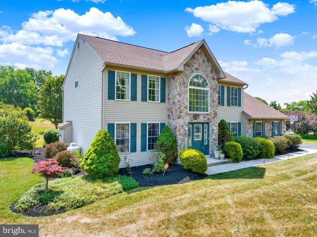 116 INDIAN RUN DR, Douglassville, PA 19518