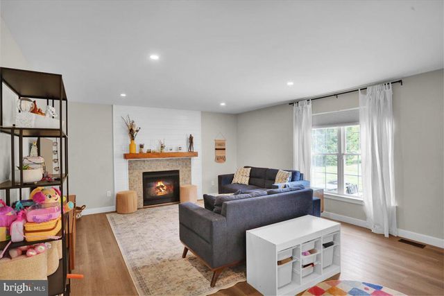 116 INDIAN RUN DR, Douglassville, PA 19518