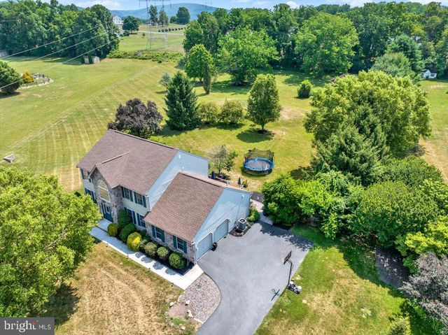 116 INDIAN RUN DR, Douglassville, PA 19518