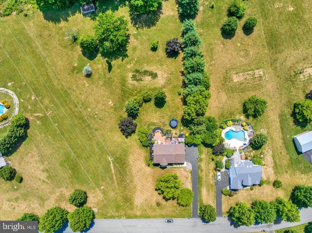 116 INDIAN RUN DR, Douglassville, PA 19518