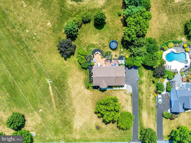 116 INDIAN RUN DR, Douglassville, PA 19518