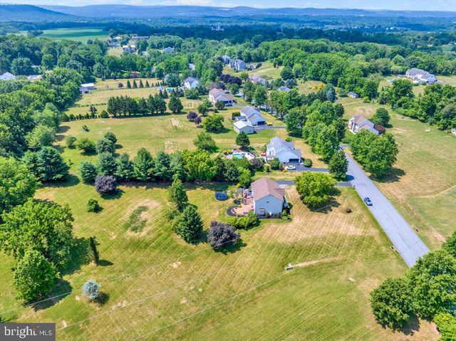 116 INDIAN RUN DR, Douglassville, PA 19518
