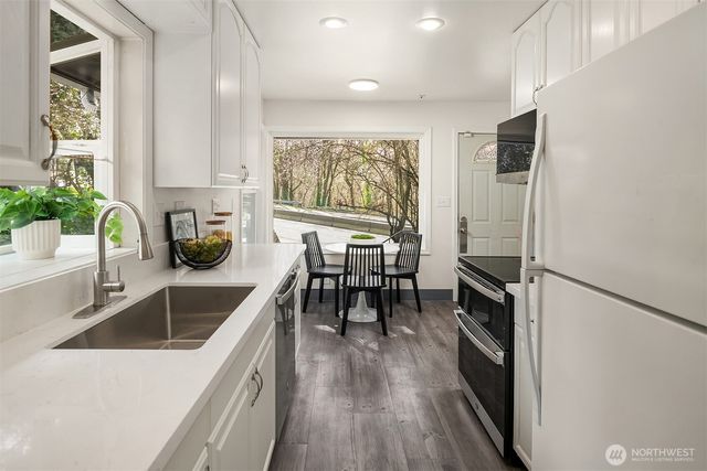 9009 Canyon Drive, Kent, WA 98030