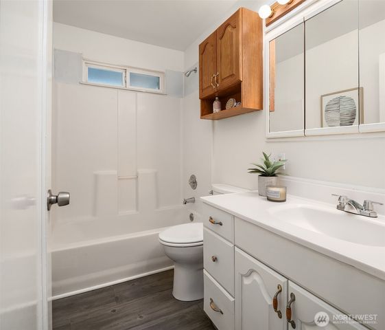 9009 Canyon Drive, Kent, WA 98030