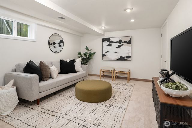 9009 Canyon Drive, Kent, WA 98030