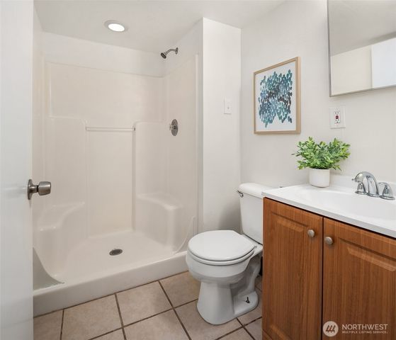 9009 Canyon Drive, Kent, WA 98030