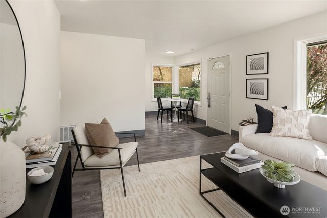 9009 Canyon Drive, Kent, WA 98030