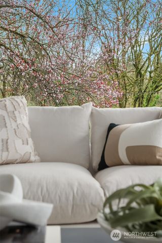 9009 Canyon Drive, Kent, WA 98030