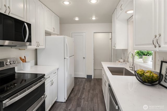 9009 Canyon Drive, Kent, WA 98030