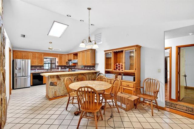 16555 N HIGHWAY 329, Reddick, FL 32686