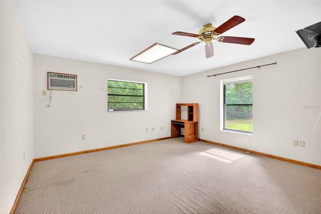 16555 N HIGHWAY 329, Reddick, FL 32686
