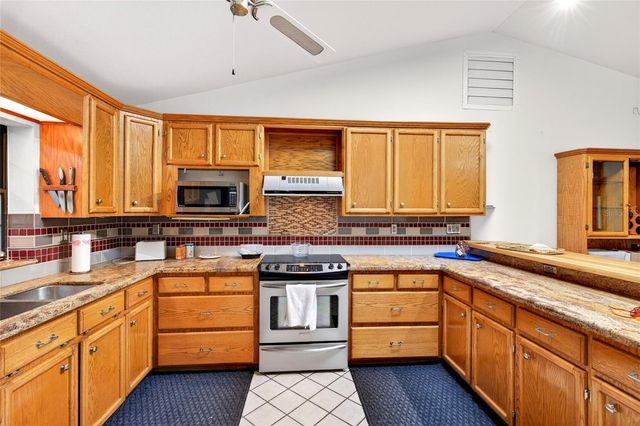 16555 N HIGHWAY 329, Reddick, FL 32686