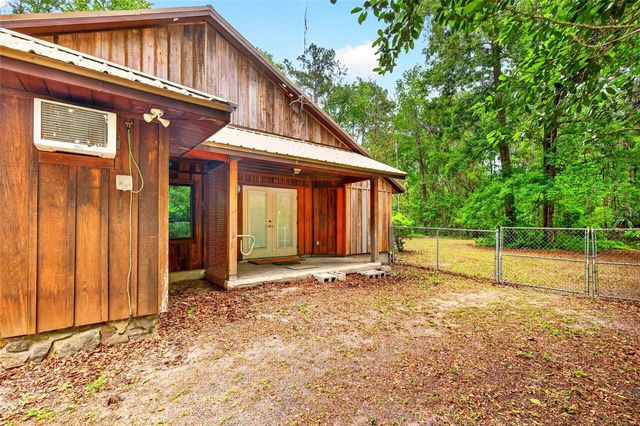 16555 N HIGHWAY 329, Reddick, FL 32686