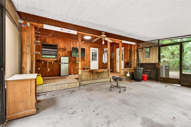 16555 N HIGHWAY 329, Reddick, FL 32686