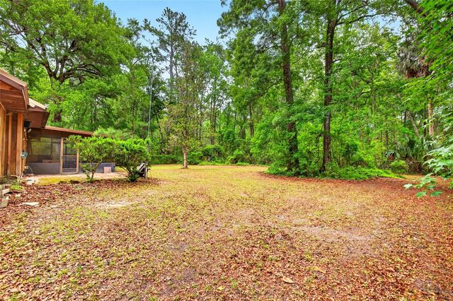 16555 N HIGHWAY 329, Reddick, FL 32686