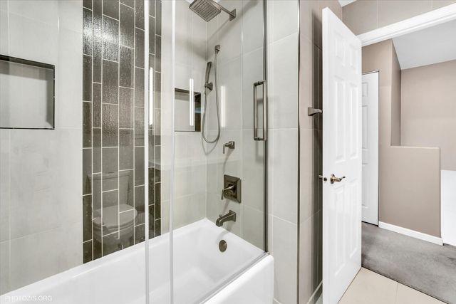 436 Yorktown Court 436, Aurora, IL 60504