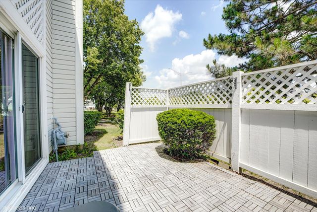 436 Yorktown Court 436, Aurora, IL 60504