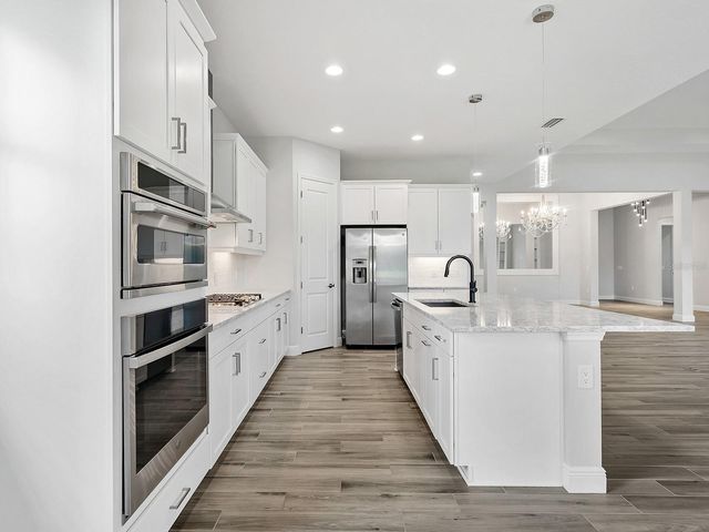 8282 GRANDE SHORES DRIVE, Sarasota, FL 34240