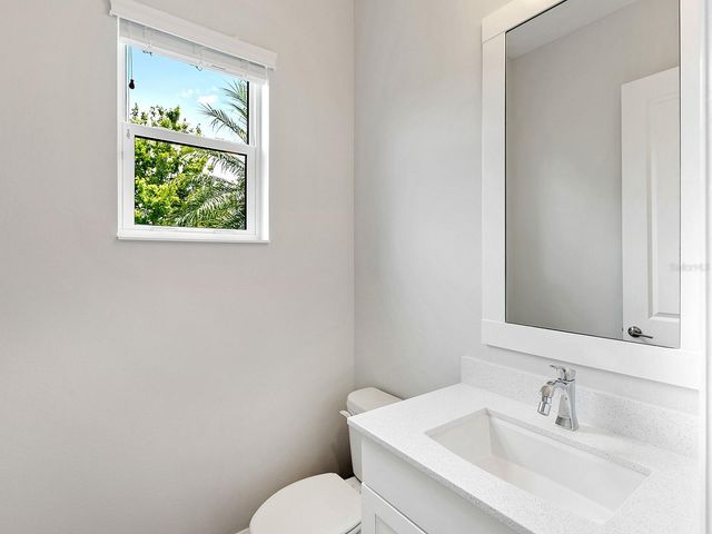 8282 GRANDE SHORES DRIVE, Sarasota, FL 34240