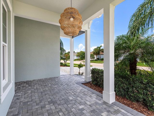 8282 GRANDE SHORES DRIVE, Sarasota, FL 34240