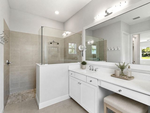 8282 GRANDE SHORES DRIVE, Sarasota, FL 34240