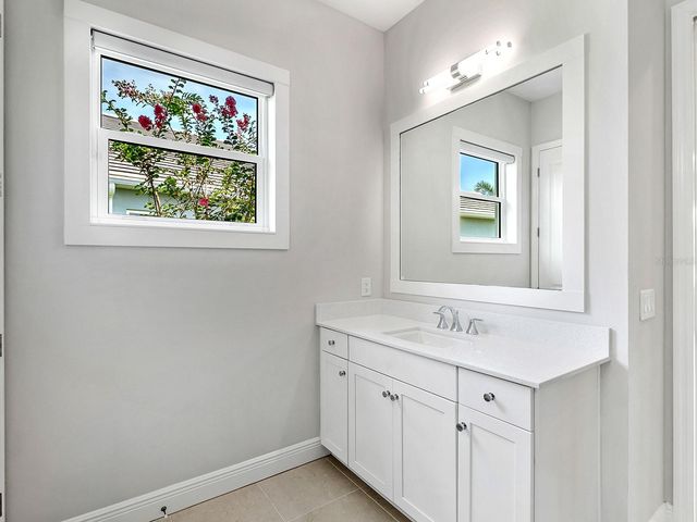 8282 GRANDE SHORES DRIVE, Sarasota, FL 34240