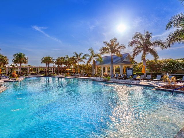 8282 GRANDE SHORES DRIVE, Sarasota, FL 34240