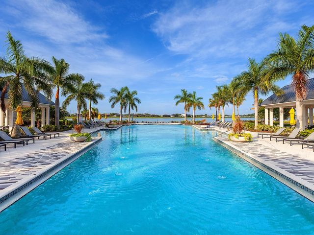 8282 GRANDE SHORES DRIVE, Sarasota, FL 34240